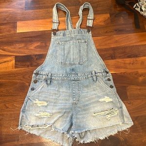 Abercrombie & Fitch distressed coveralls